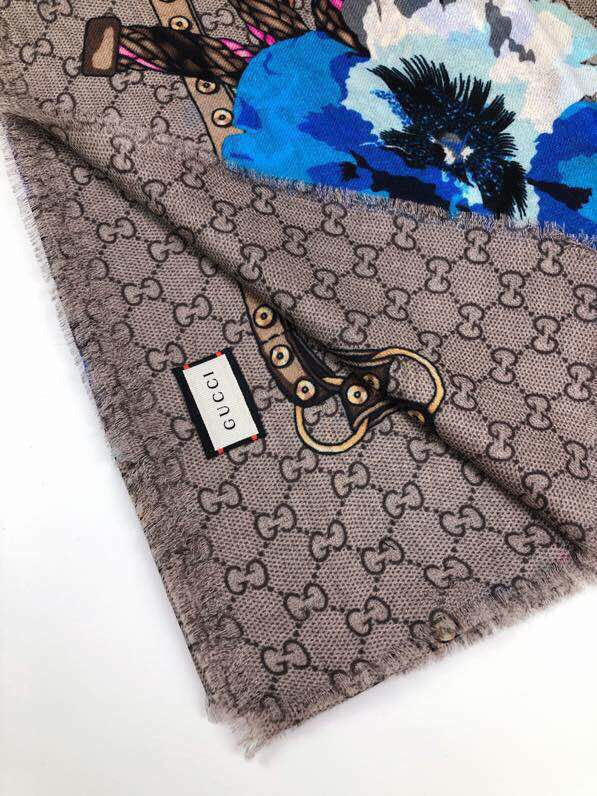 GUCCI 25S SCARF 140 IN CASHMERE 740371
