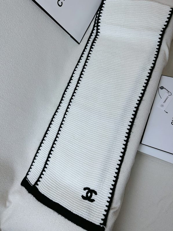 CHANEL 25S SCARF 200 IN CASHMERE 740364
