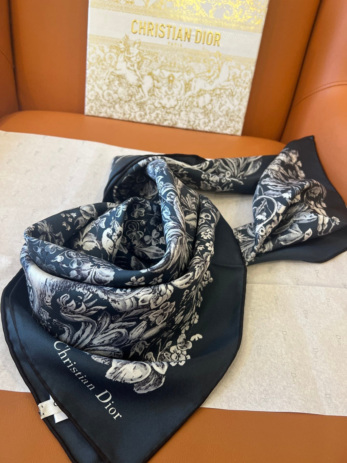 DIOR SCARF 90 IN SILK 627643