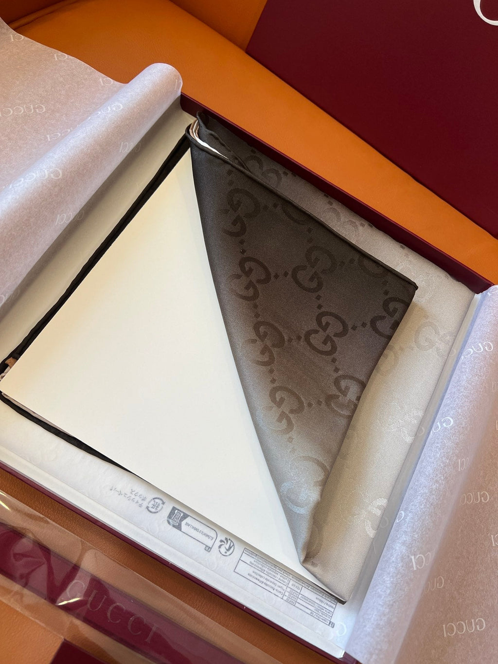 GUCCI 25S SCARF 90 IN SILK 600369