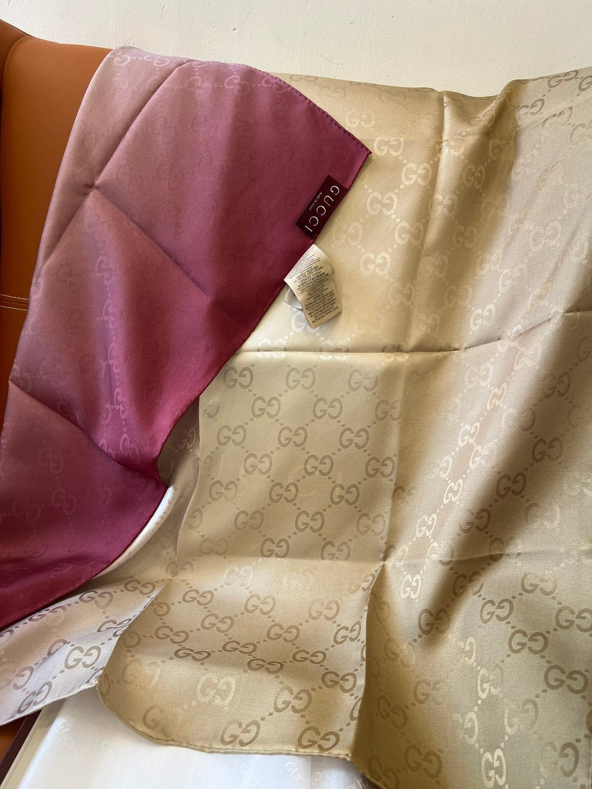 GUCCI 25S SCARF 90 IN SILK 600370