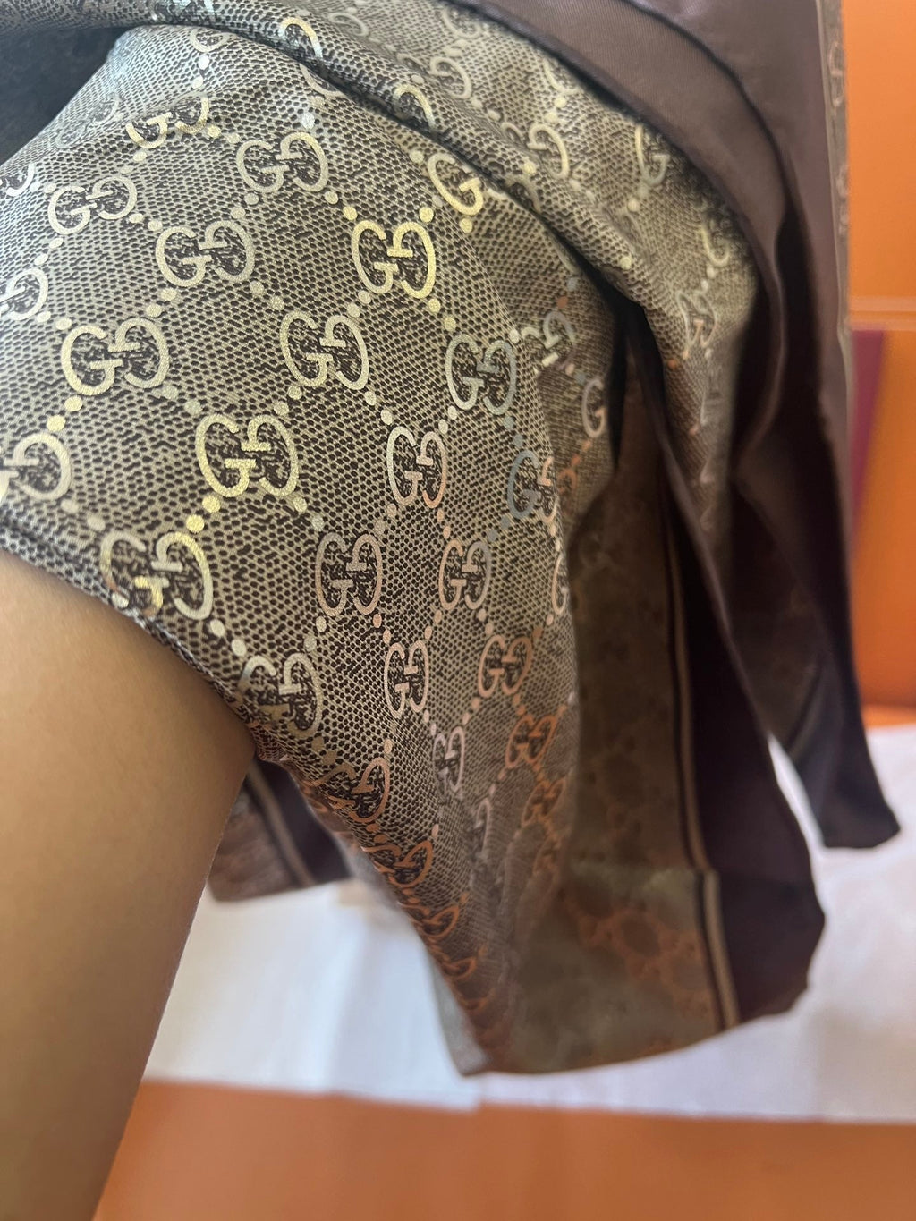 GUCCI 25S SCARF 90 IN SILK 697666