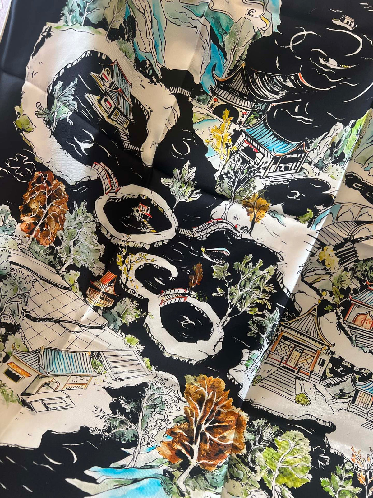CHANEL 25S SCARF 90 IN SILK 715642