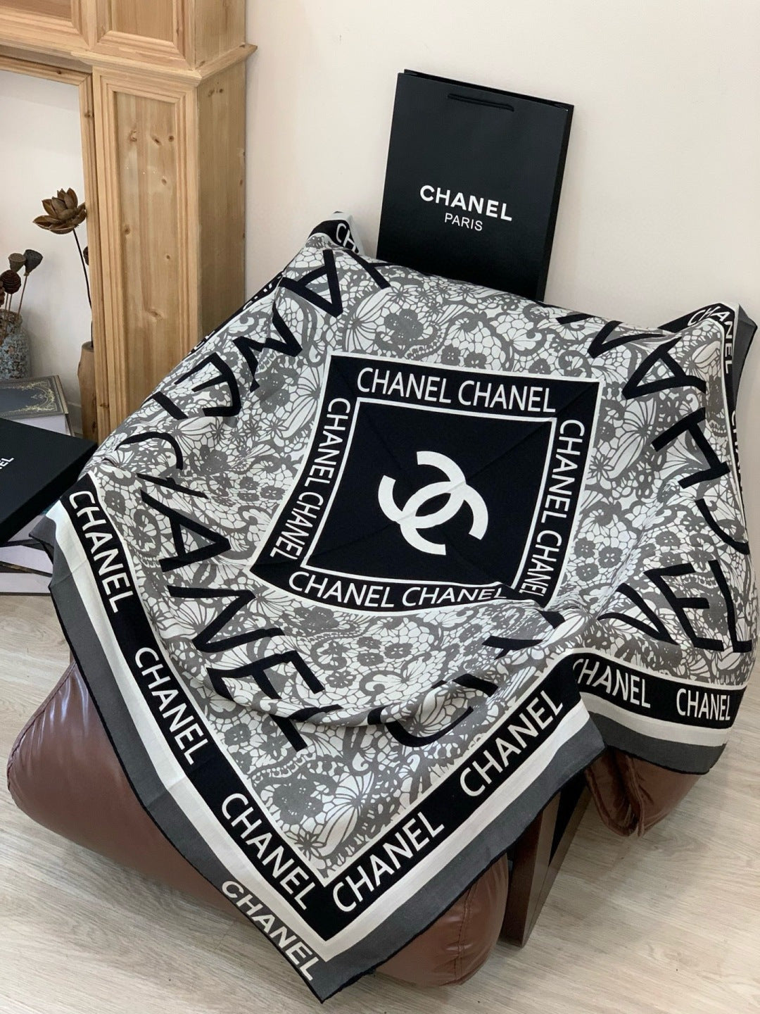 CHANEL 25S SCARF 135 CM IN CASHMERE AND SILK 943319