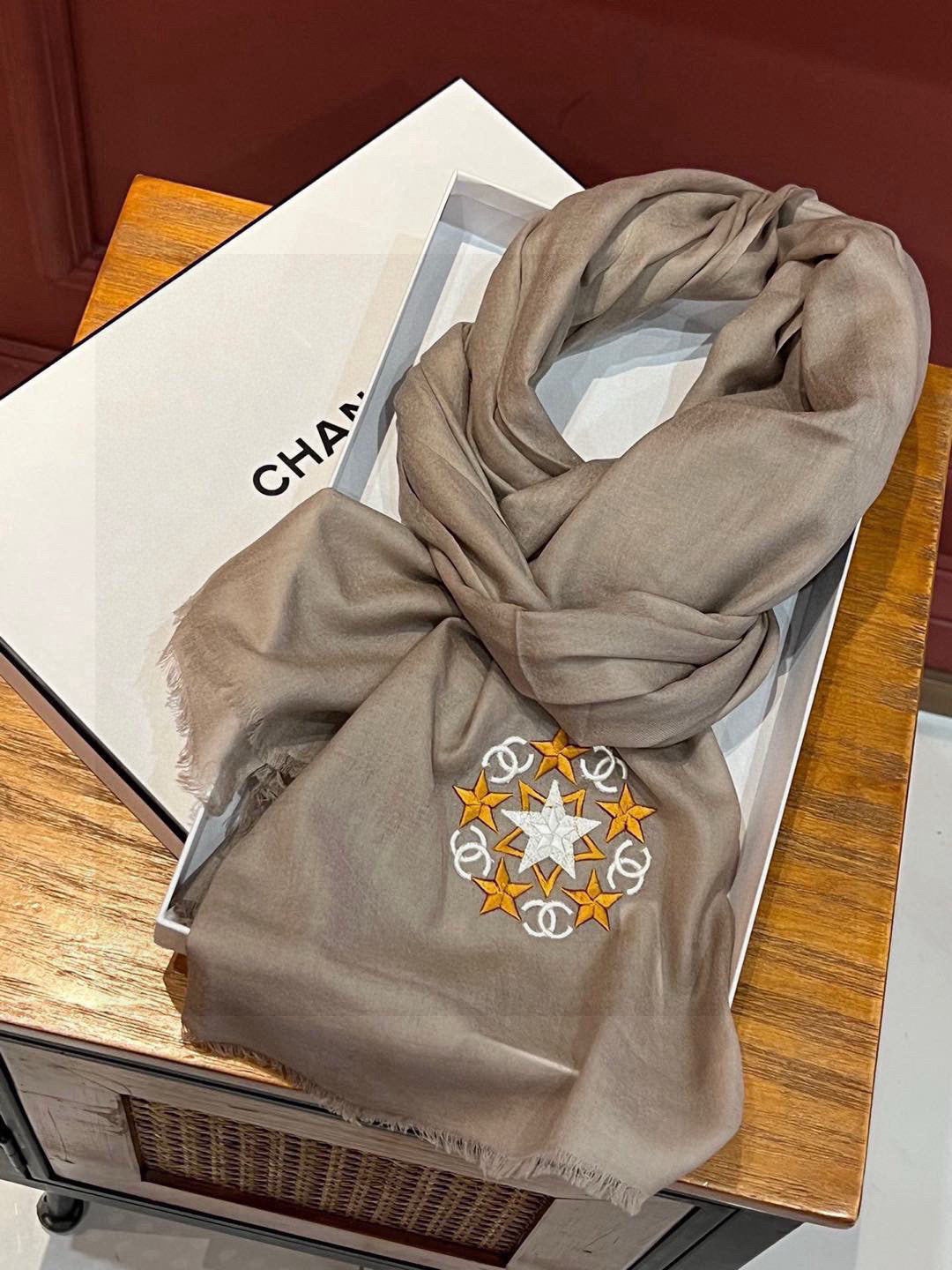 CHANEL 25S SCARF 200 IN CASHMERE WOOL 701967