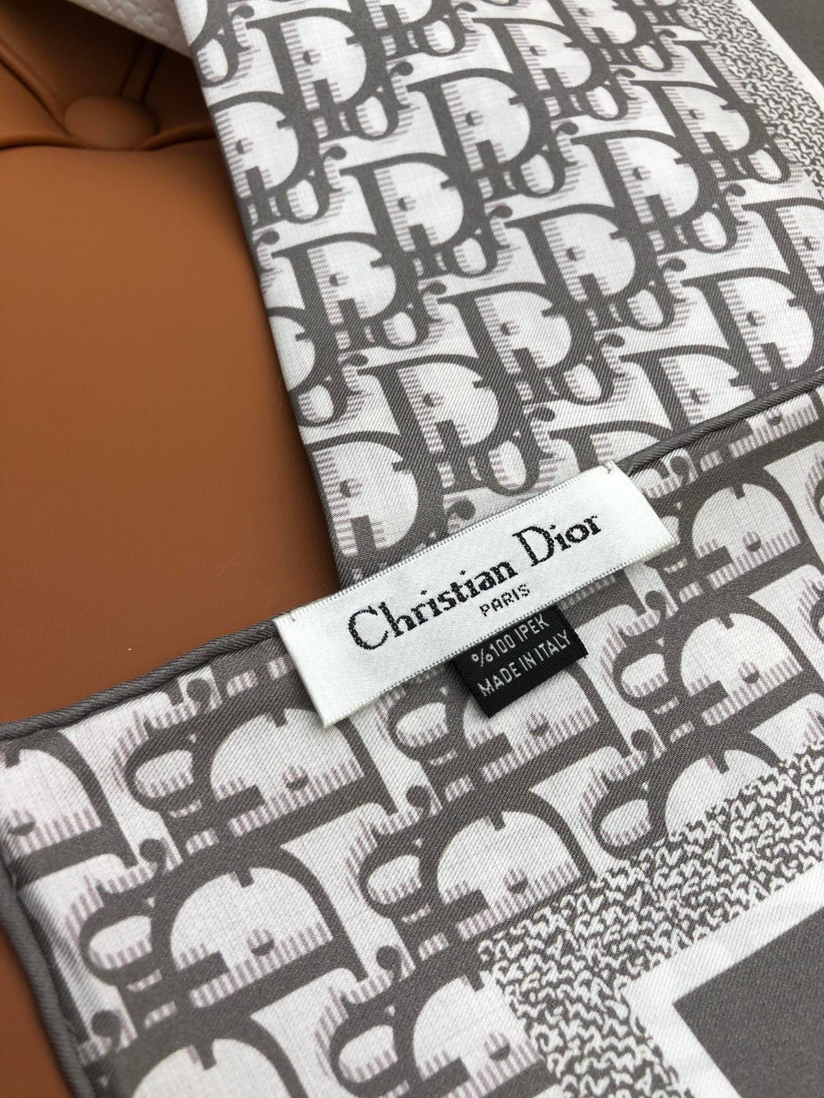 DIOR SCARF 90 IN SILK 704590