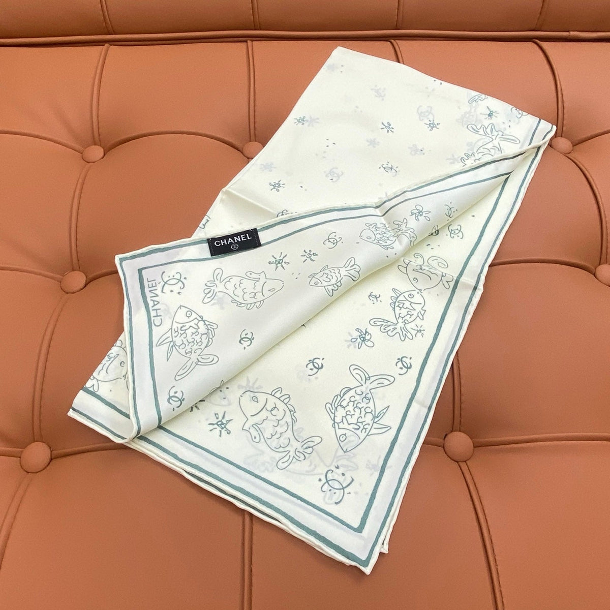 CHANEL 25S SCARF 90 IN SILK 703706