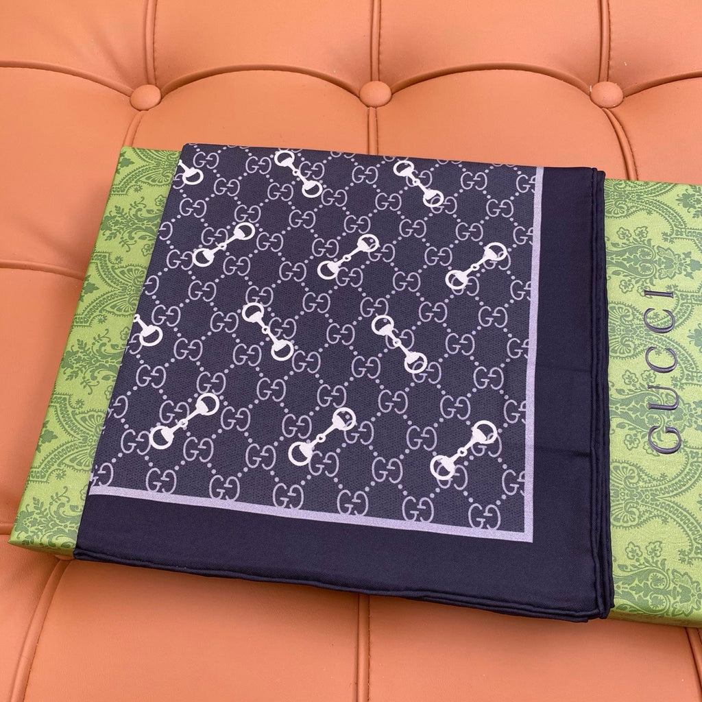 GUCCI 25S SCARF 90 IN SILK 718506