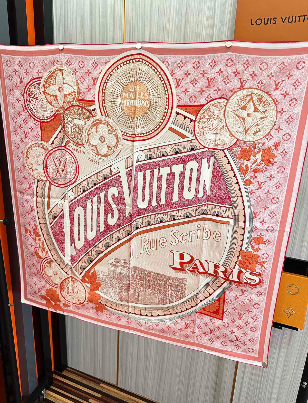 LOUIS VUITTON SQUARE SILK SCARF MALLES MERVEILLEUSES 90 CM PINK 399996
