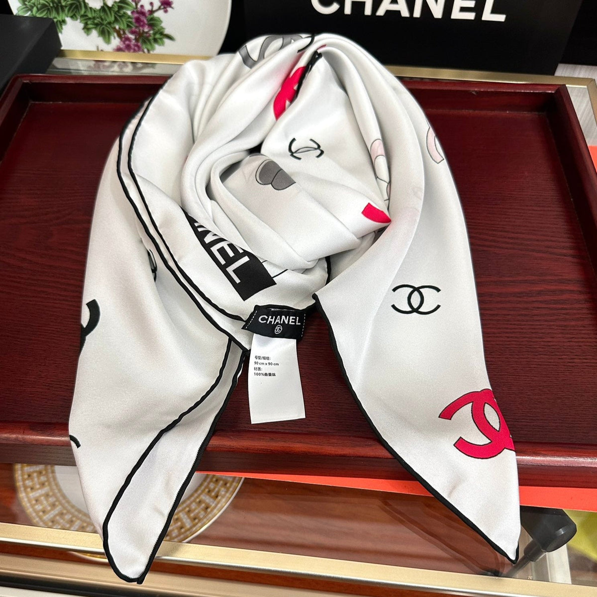 CHANEL 25S SCARF 90 IN SILK 733857