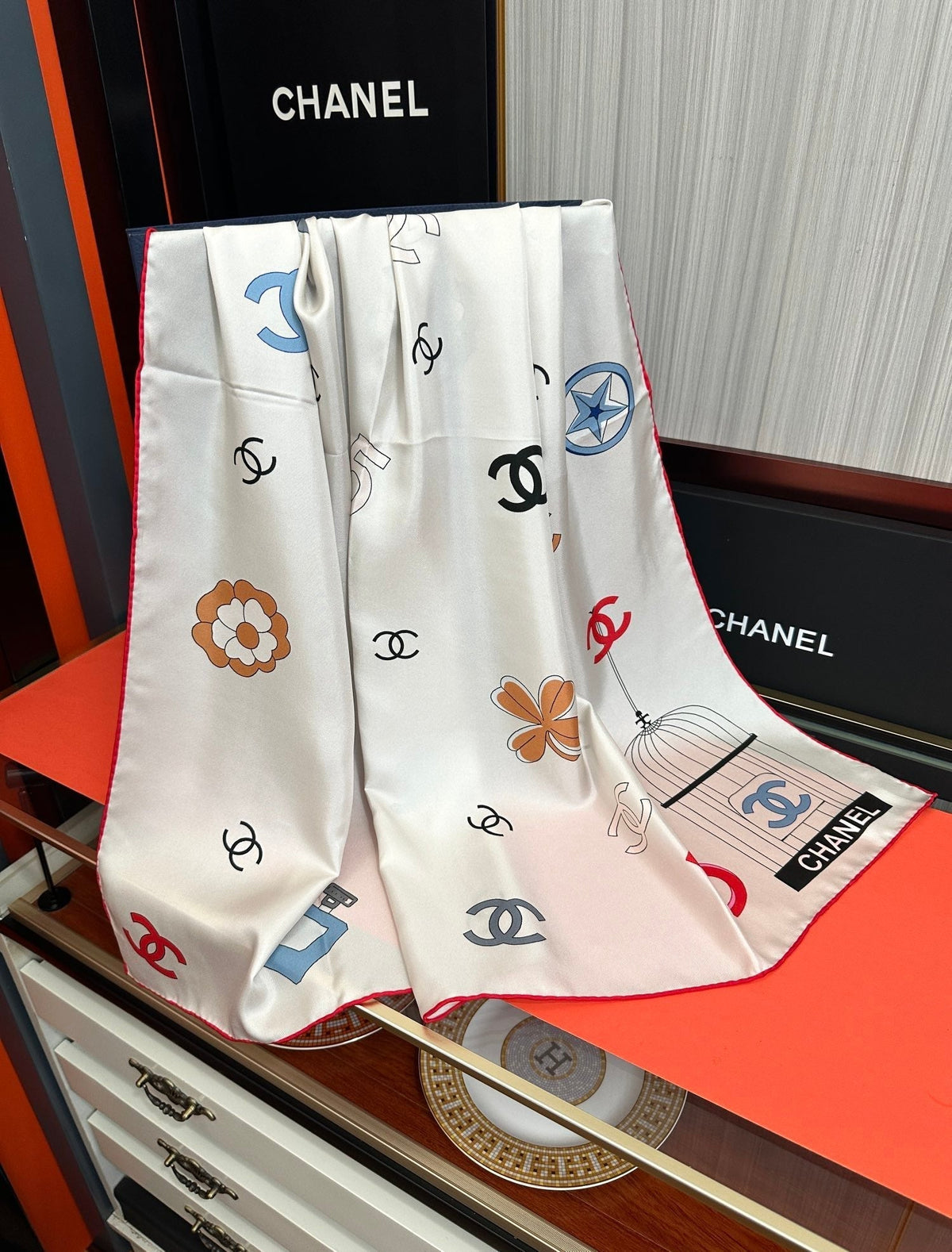 CHANEL 25S SCARF 90 IN SILK 733858