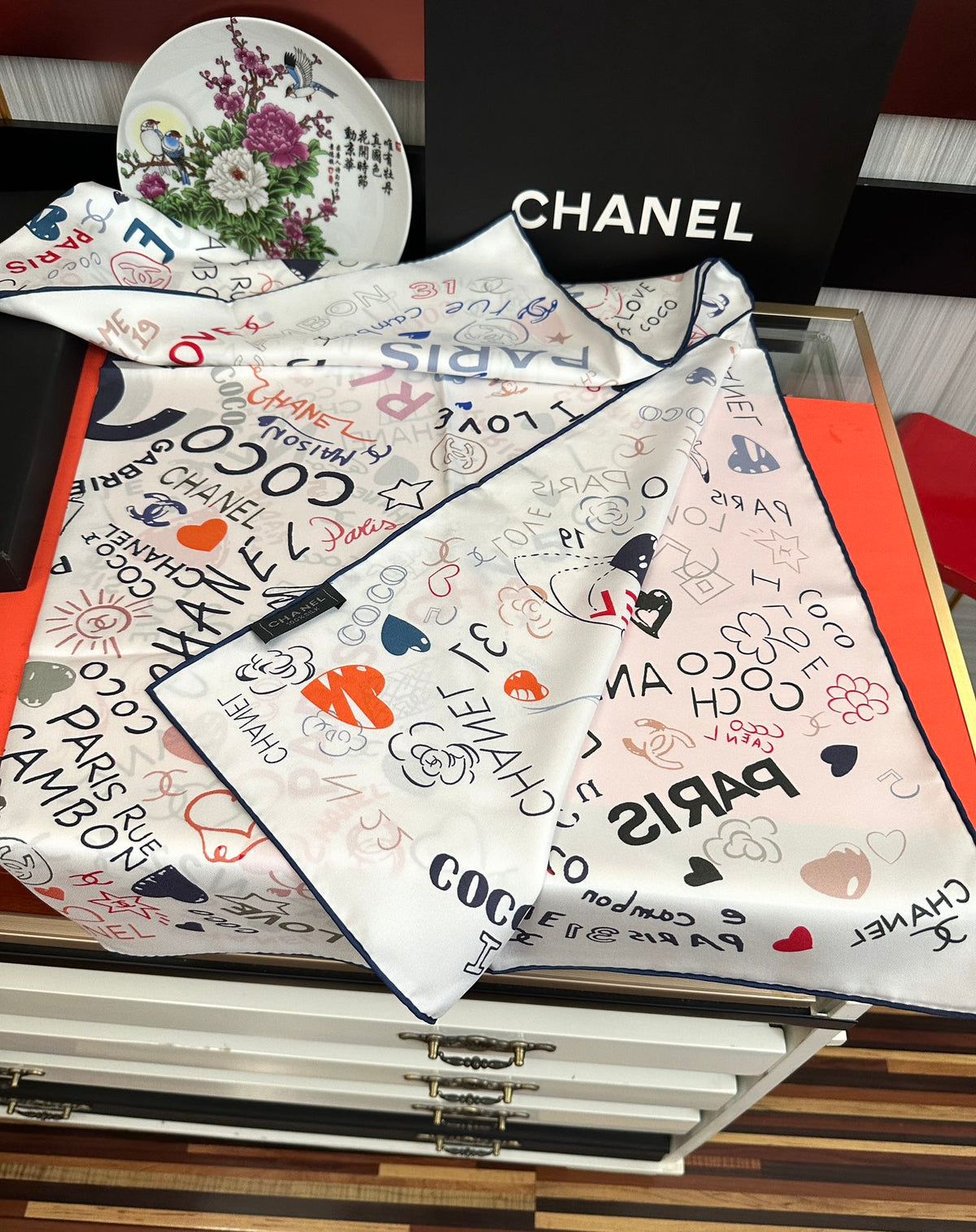 CHANEL 25S SCARF 90 IN SILK 738420