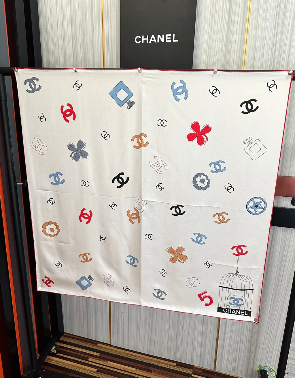 CHANEL 25S SCARF 90 IN SILK 929757