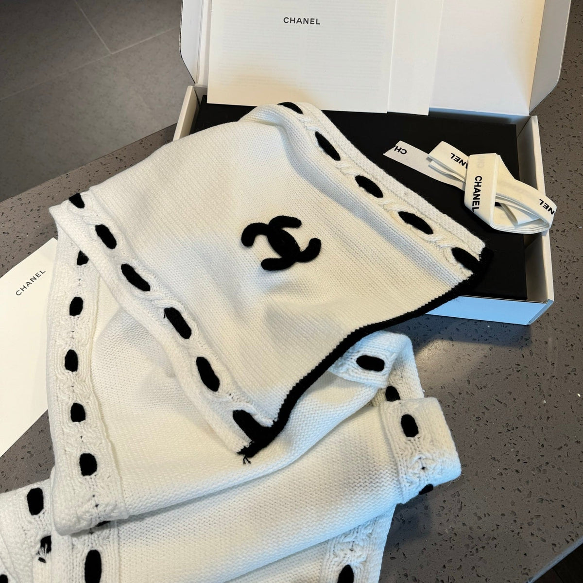 CHANEL 25S SCARF 170 IN CASHMERE 932153