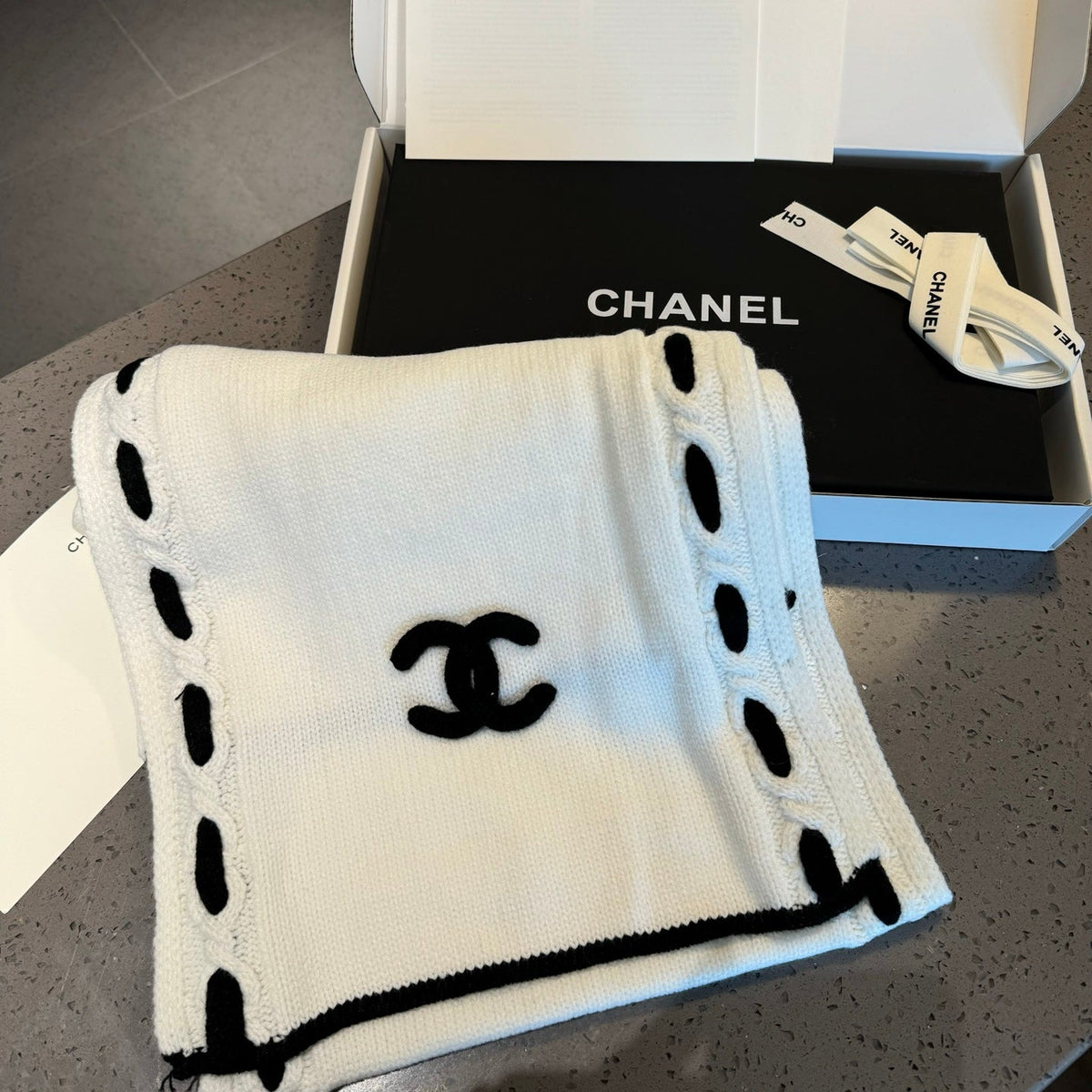 CHANEL 25S SCARF 170 IN CASHMERE 932153