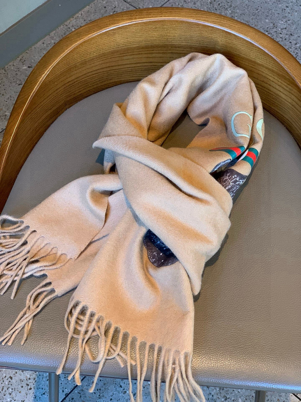 GUCCI 25S SCARF 180 IN CASHMERE 583606