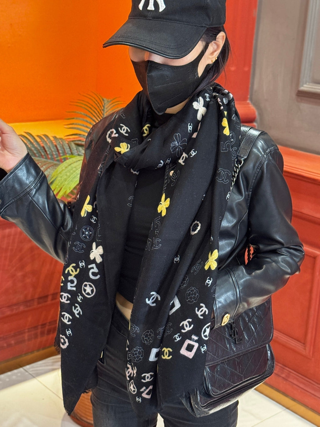 CHANEL 25S SCARF 200 IN CASHMERE 727295