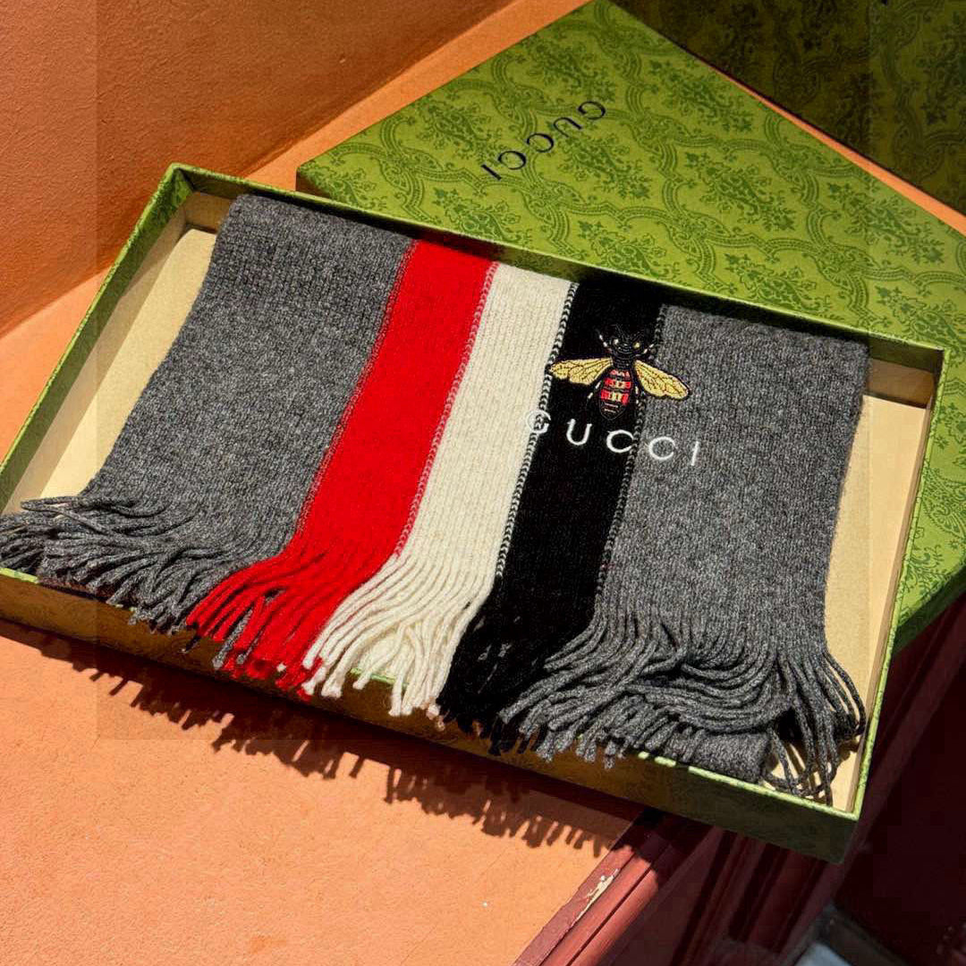 GUCCI 25S SCARF 180 IN CASHMERE 730567