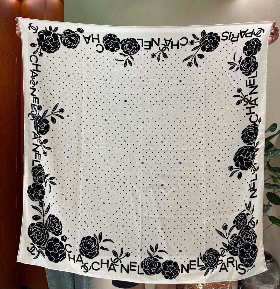 CHANEL 25S SCARF 140 IN SILK 735806