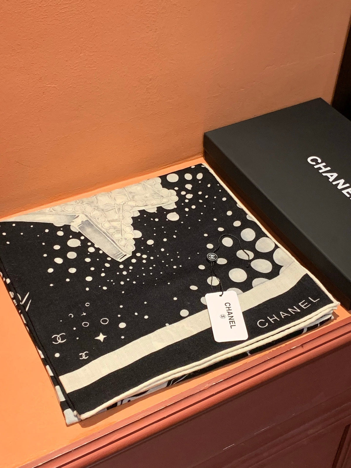 CHANEL 25S SCARF 140 IN SILK AND CASHMERE 931993