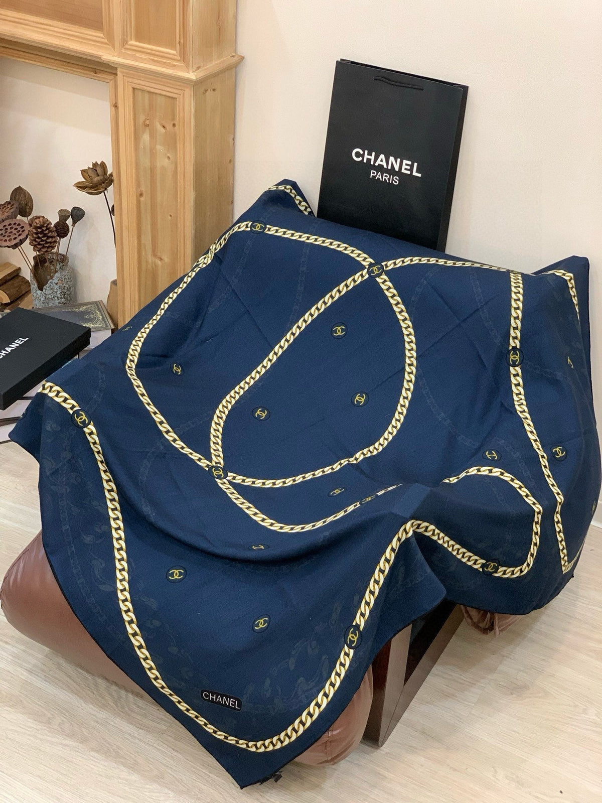 CHANEL 25S SCARF 135 IN SILK AND CASHMERE 932010