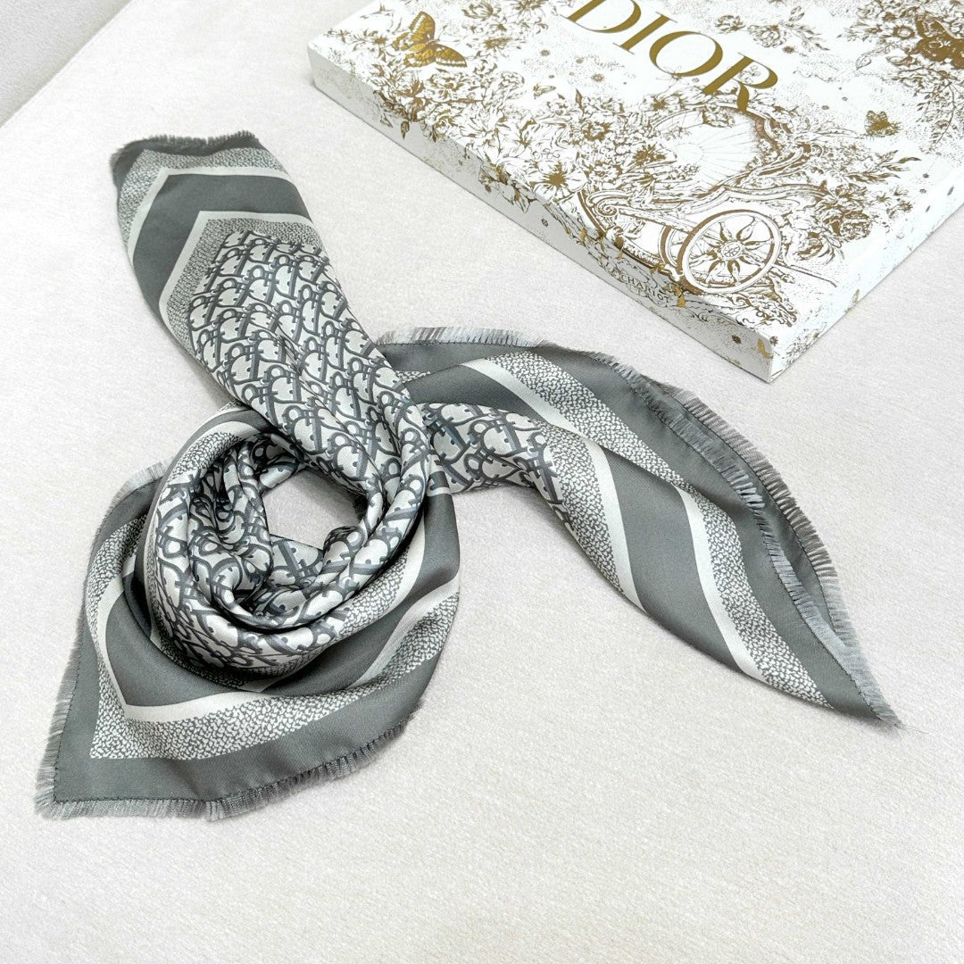 DIOR SCARF 70 CM IN SILK 600304