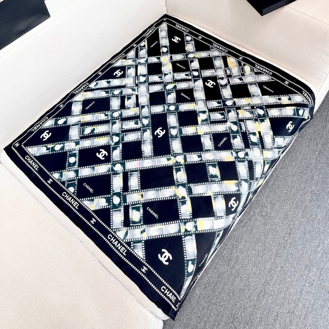 CHANEL 25S SCARF 88 IN SILK 737191