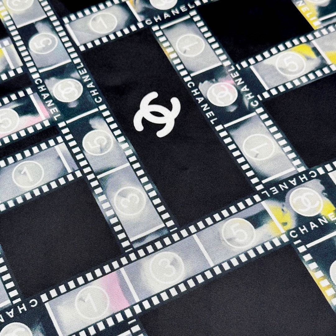 CHANEL 25S SCARF 88 IN SILK 737191