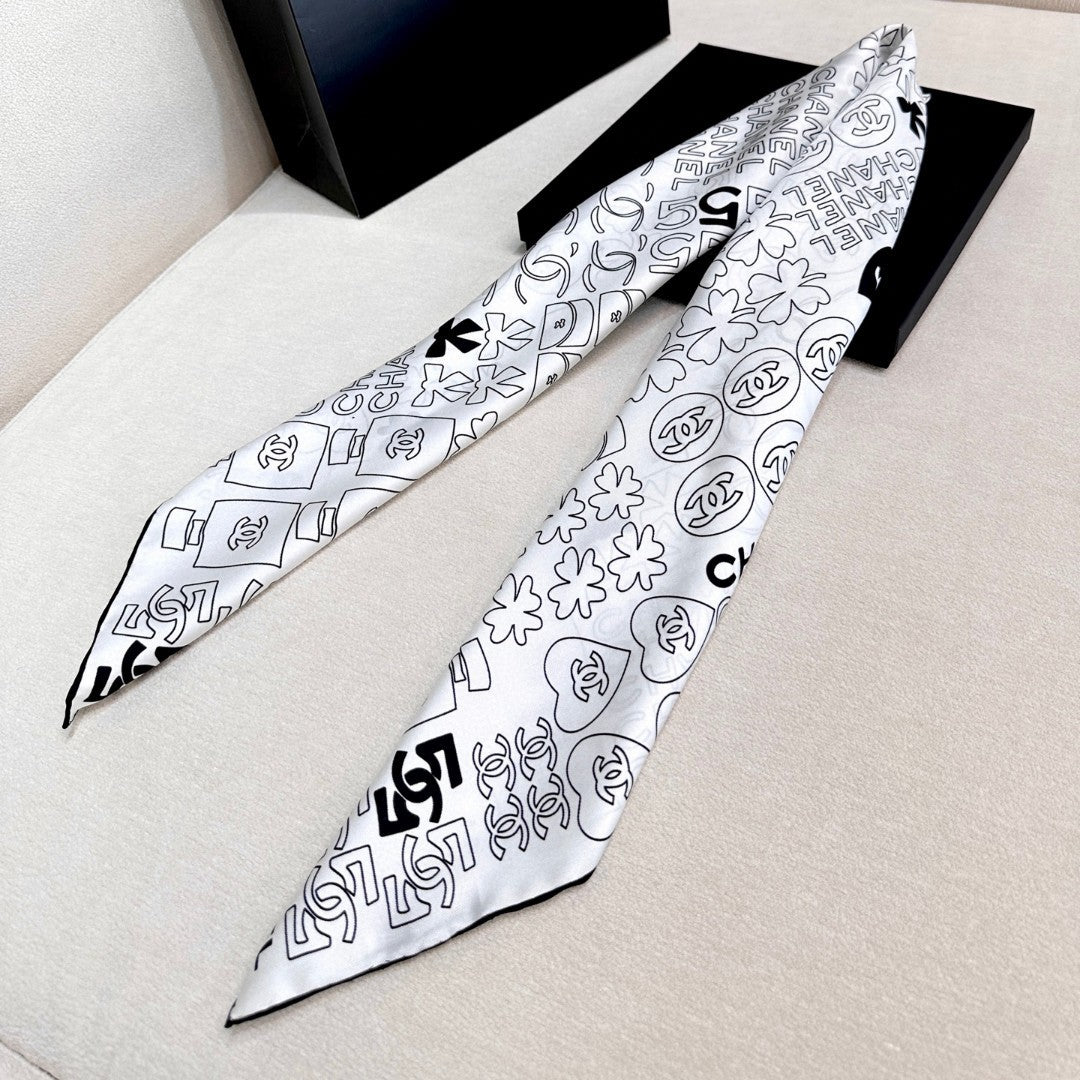 CHANEL 25S SCARF 90 IN SILK 724784