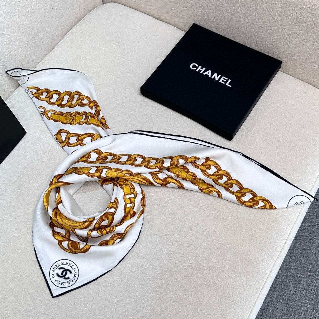 CHANEL 25S SCARF 90 IN SILK 729043