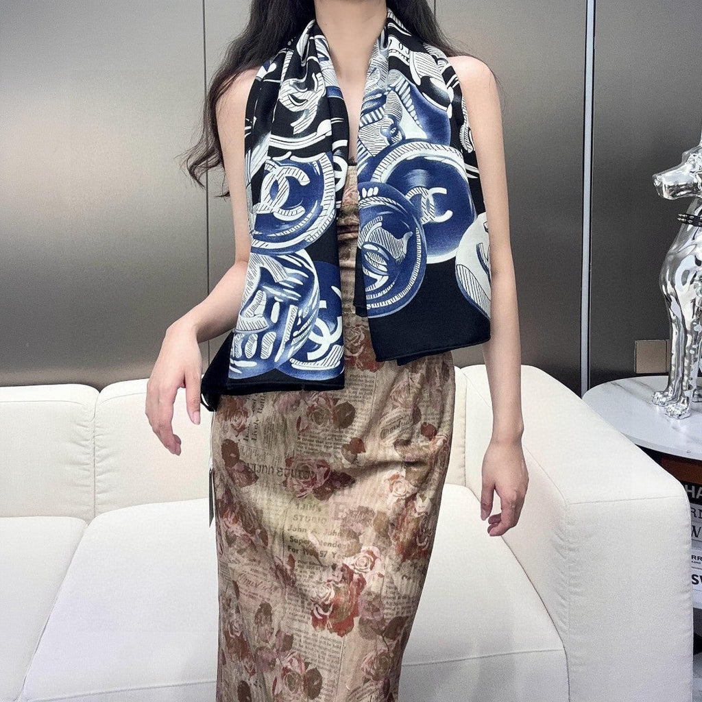 CHANEL 25S SCARF 140 IN CASHMERE SILK 642079