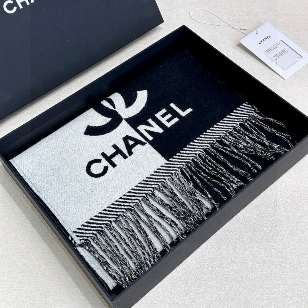 CHANEL 25S SCARF 184 IN MERINO WOOL 727324