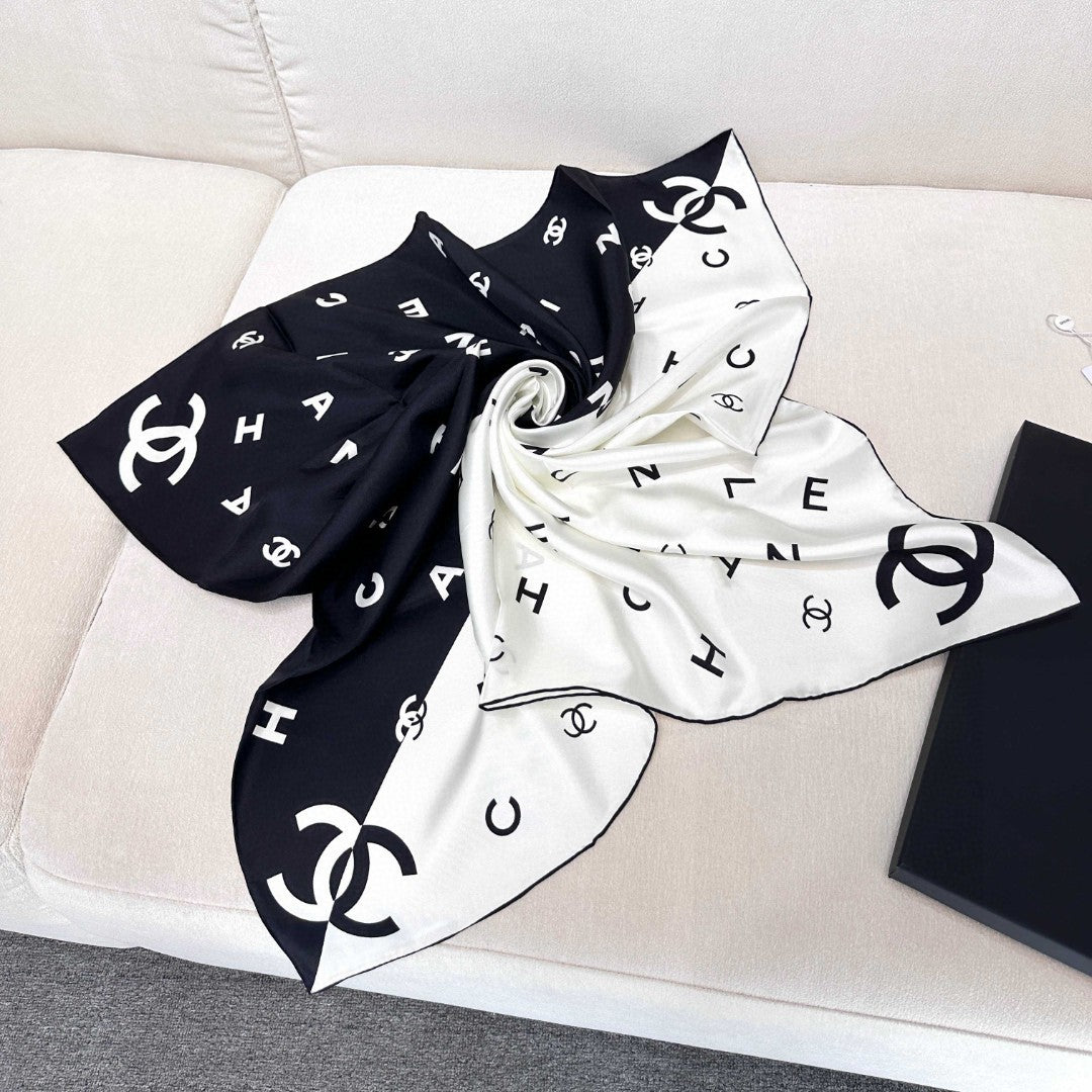 CHANEL 25S SCARF 90 IN SILK 991884