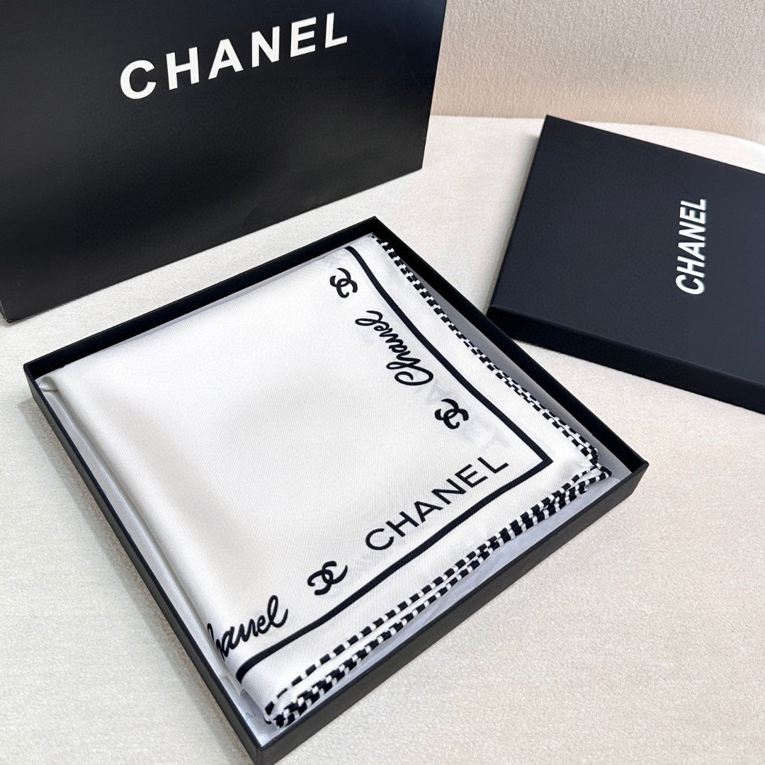 CHANEL 25S SCARF 90 IN SILK 732122
