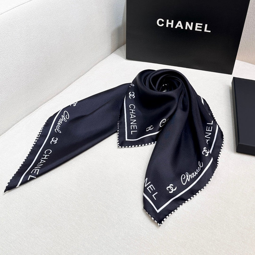 CHANEL 25S SCARF 90 IN SILK 732123