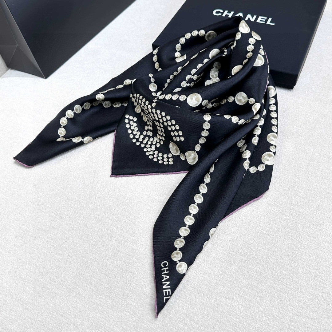 CHANEL 25S SCARF 90 IN SILK 735866
