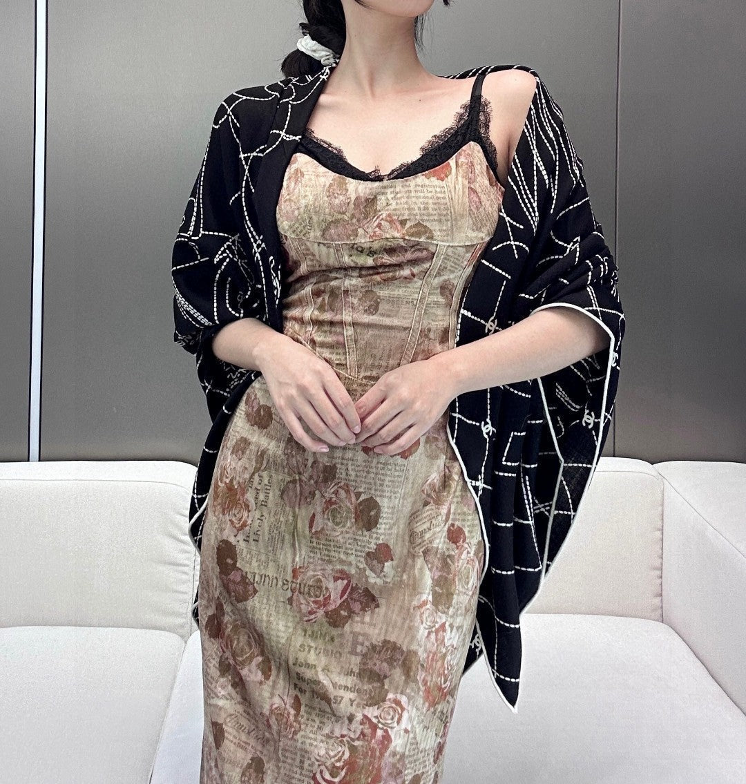 CHANEL 25S SCARF 140 IN CASHMERE SILK 727348