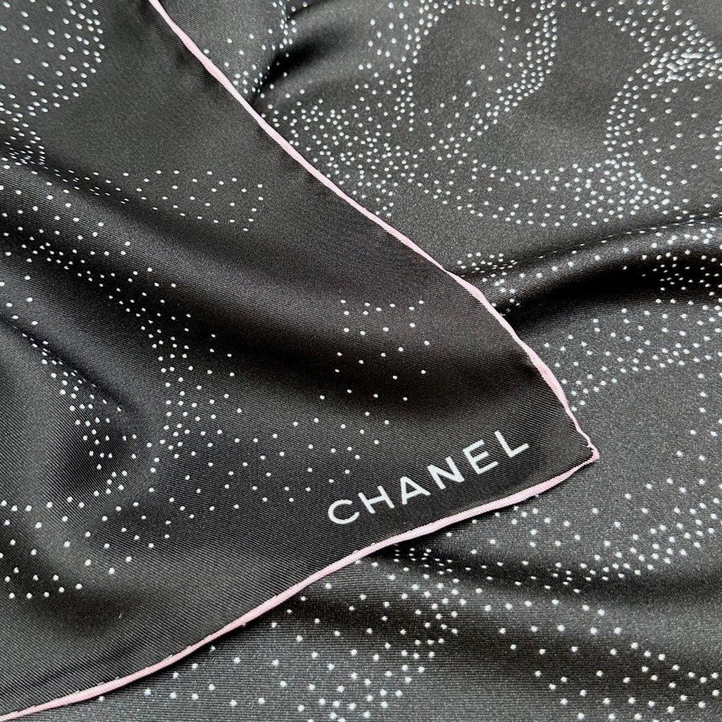 CHANEL 25S SCARF 90 IN SILK 730643