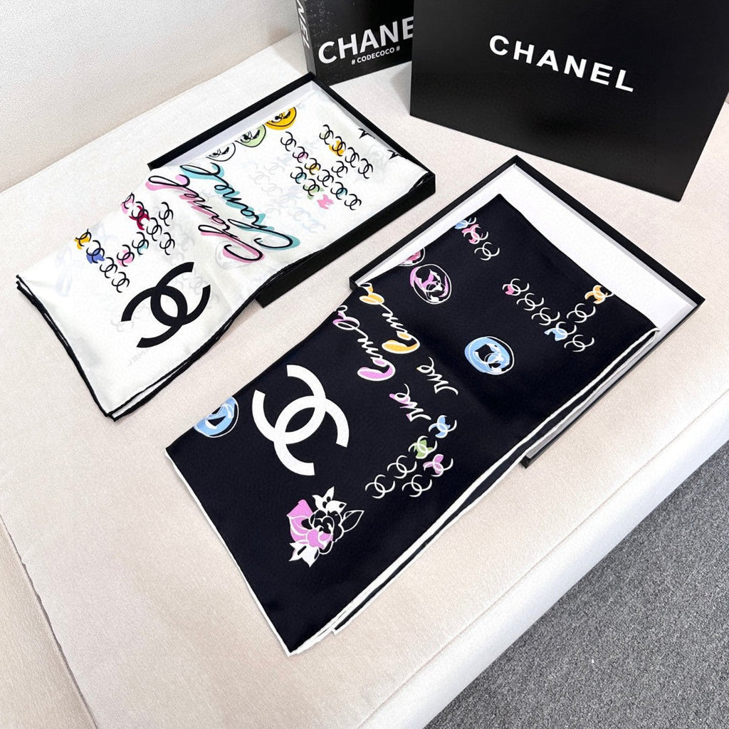 CHANEL 25S SCARF 90 IN SILK 735829