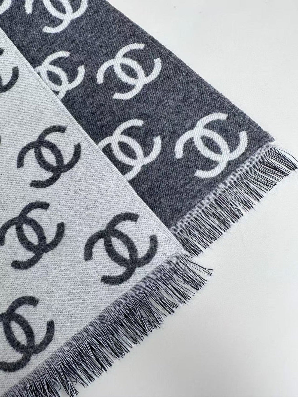 CHANEL 25S SCARF 180 IN CASHMERE WOOL 733941