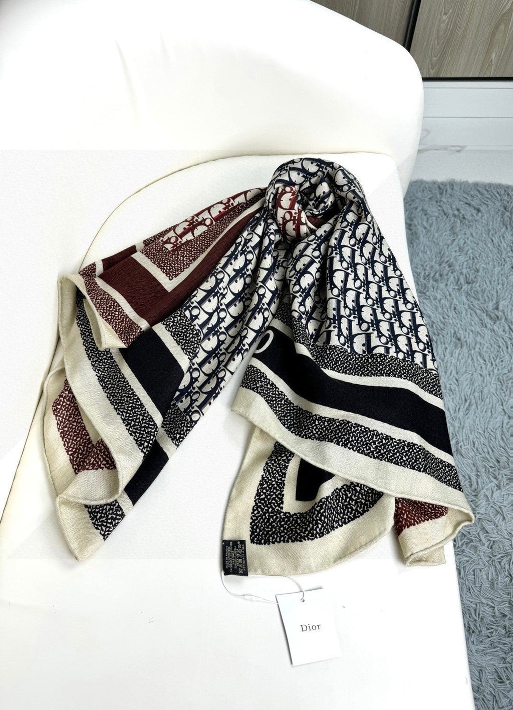 DIOR SCARF 140 CM IN CASHMERE-SILK BLEND 699255