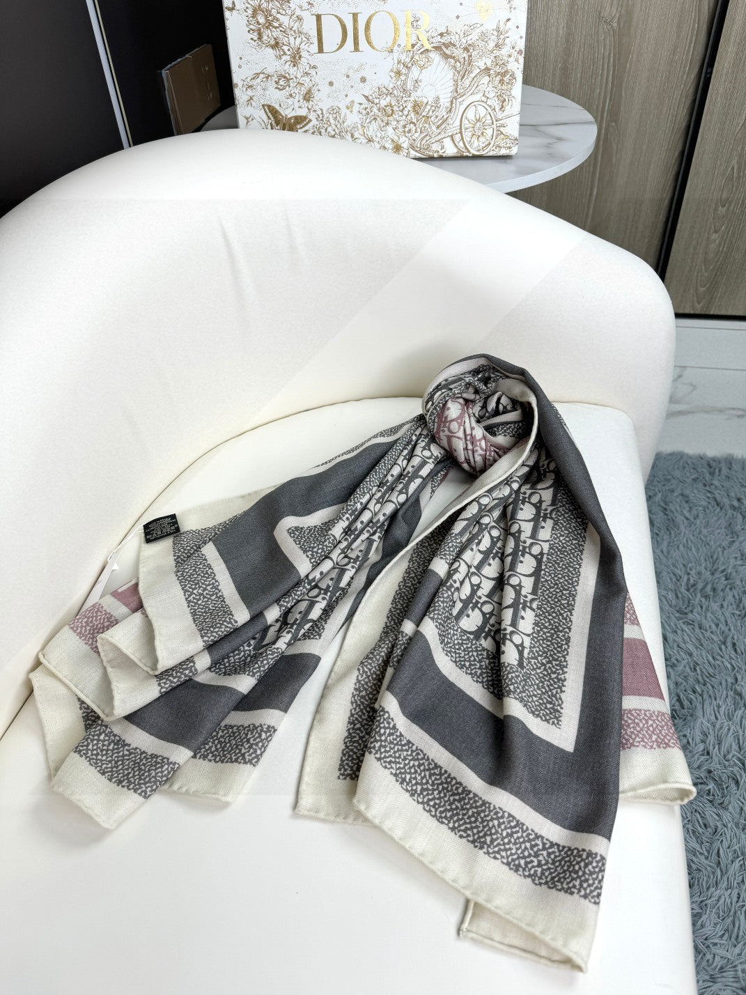 DIOR SCARF 140 CM IN CASHMERE-SILK BLEND 699256
