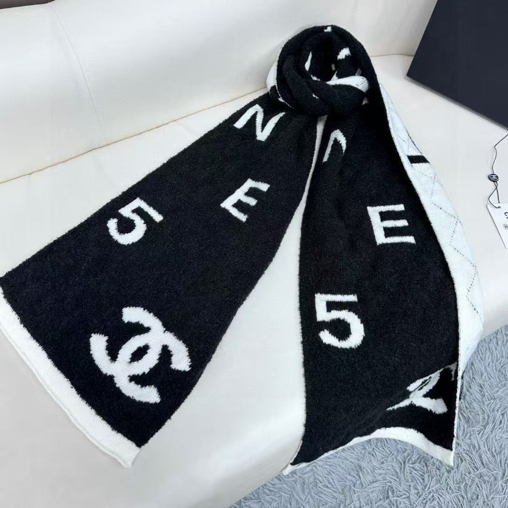 CHANEL 25S SCARF 180 IN CASHMERE 881631