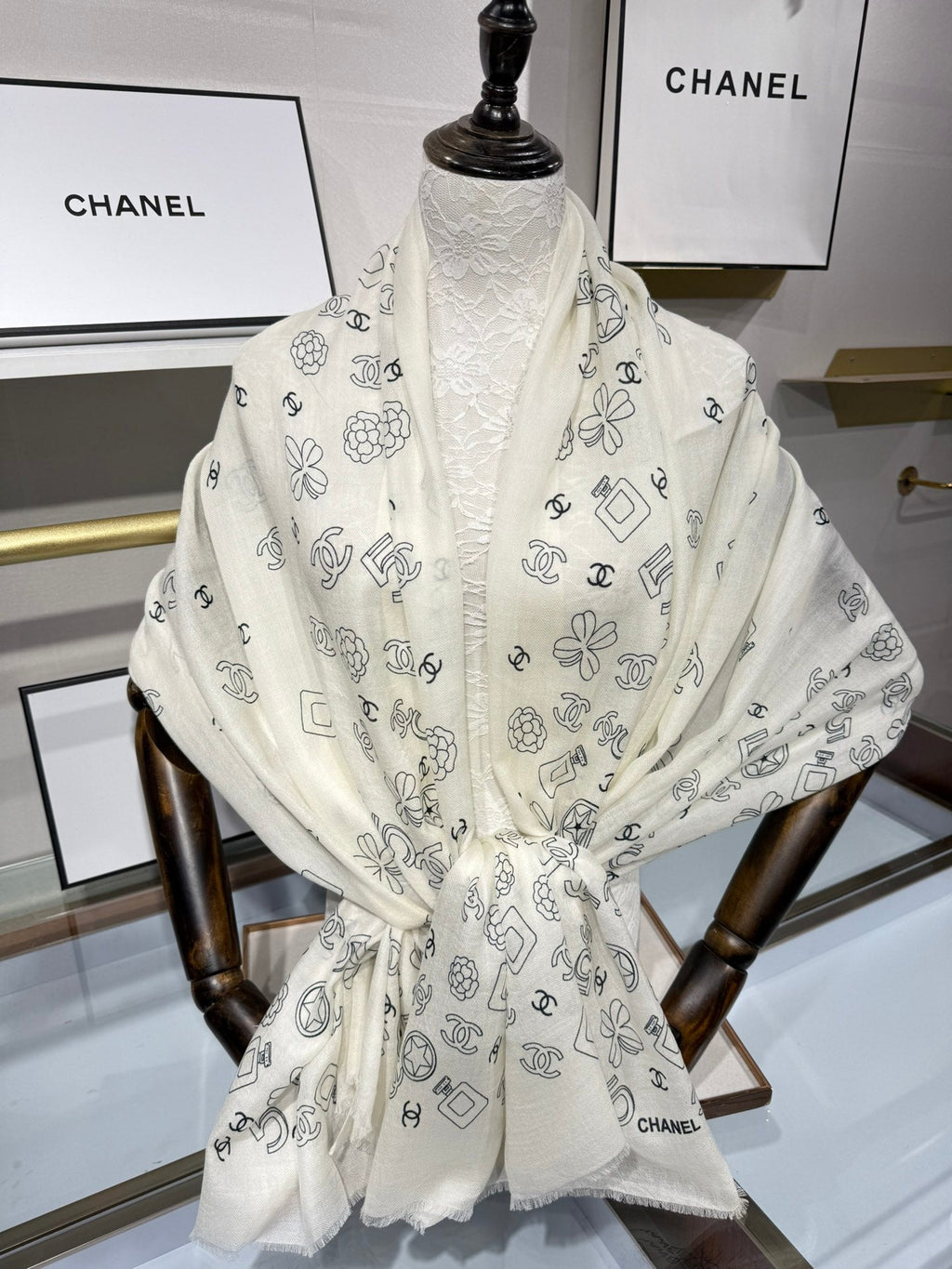 CHANEL 25S SCARF 200 IN CASHMERE 706596